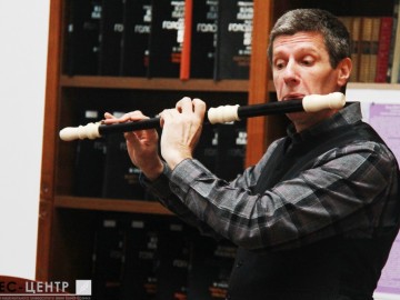 У Науковій бібліотеці Університету французький музикант розповів про особливості барокової музики