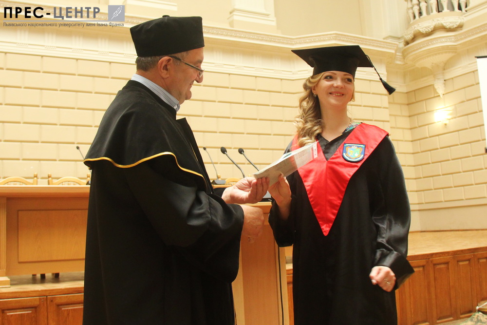 76 випускників хімічного факультету отримали дипломи