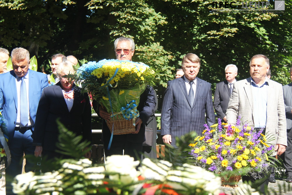 Ректор Університету взяв участь у вшануванні пам’яті розстріляних львівських професорів на Вулецьких пагорбах