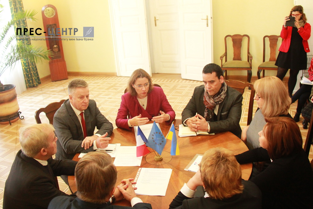 Посол Республіки Франція в Україні Ізабель Дюмон має намір поглибювати співпрацю між французькими ВНЗ та Львівським університетом