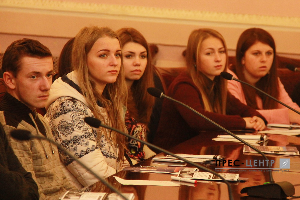 Представники Університету та Львівського РЦОЯО розповіли школярам про новації та особливості вступної кампанії-2016