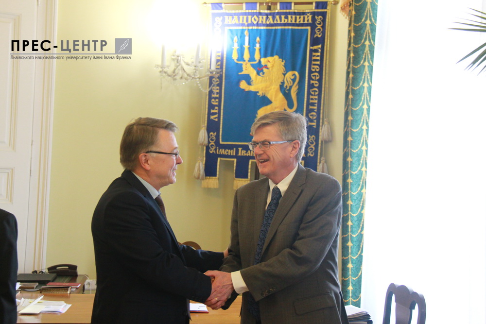 Rector Volodymyr Melnyk meets President of McEwan University