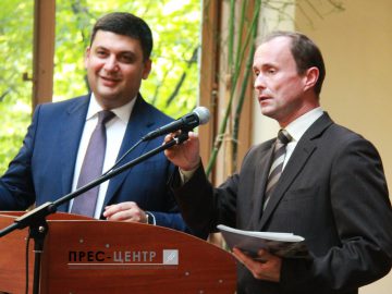 Прем’єр-міністр України став читачем Наукової бібліотеки ЛНУ ім. Івана Франка