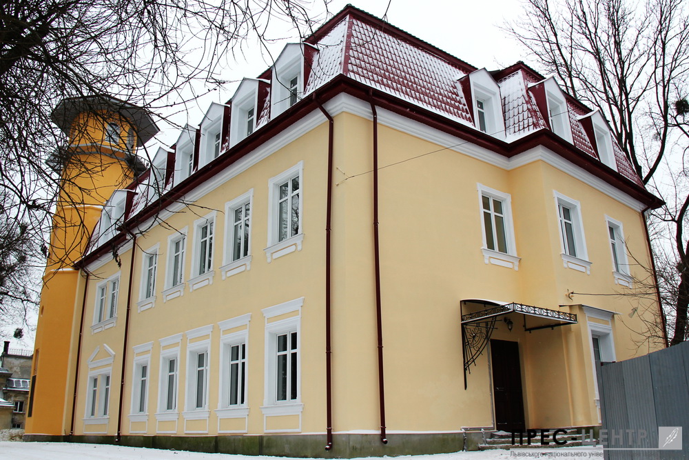 «Будинок із вежею» на вулиці Драгоманова адаптували для навчального процесу