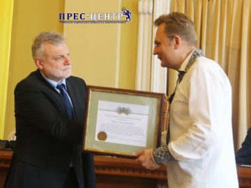 Представникам Університету вручили почесні відзнаки Львова