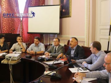 В Університеті відбувся круглий стіл, присвячений 100-річчю запровадження державної служби України