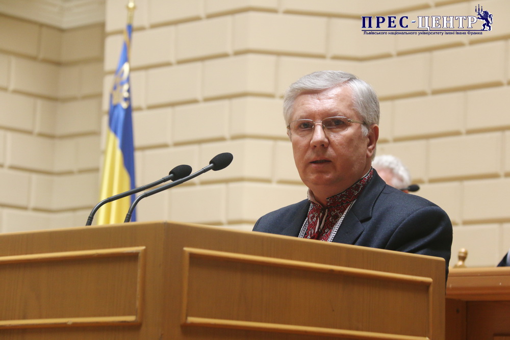 Dean of Faculty of Foreign Languages Volodymyr Sulym awarded an honorary title “Honored Worker of Education of Ukraine”
