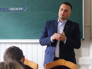 Назар Холодницький зустрівся зі студентами та працівниками Львівського університету