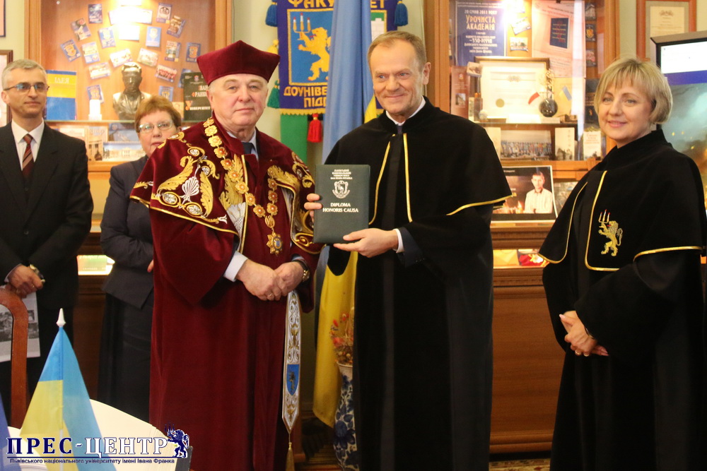 “Doctor and friend”: Donald Tusk  awarded with “Doctor Honoris Causa of Lviv University”