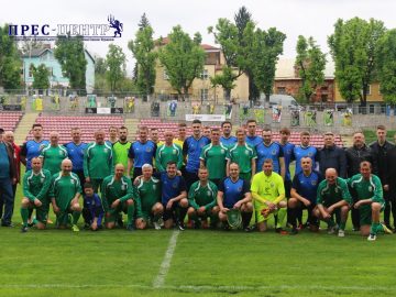 Команда збірної Університету зіграла товариський матч із ветеранами ФК «Карпати»