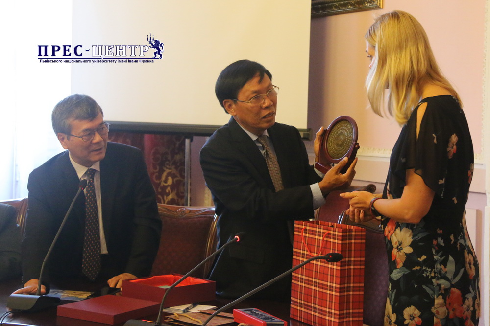 Львівський університет відвідала делегація Товариства дружби «В’єтнам-Україна»