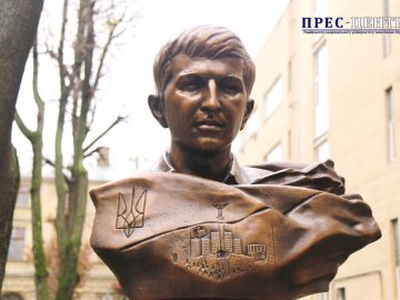 Студенти та працівники Університету вшанували пам’ять Героя Небесної Сотні Ігоря Костенка