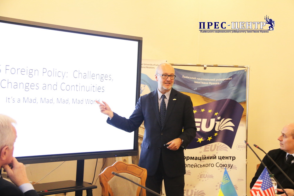 В Університеті розпочала роботу наукова конференція на тему сучасної зовнішньої політики і дипломатії США