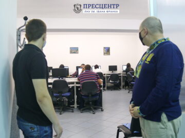 Представник Кабінету Міністрів України ознайомився із процесом складання в Університеті іспиту на визначення рівня володіння державною мовою