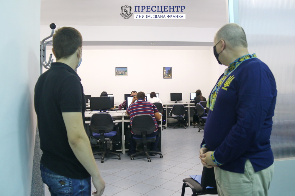 Представник Кабінету Міністрів України ознайомився із процесом складання в Університеті іспиту на визначення рівня володіння державною мовою