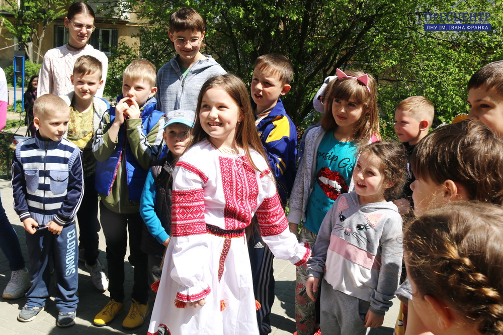 Об’єднані традицією: в Університеті для дітей з різних регіонів України провели великодні гаївки
