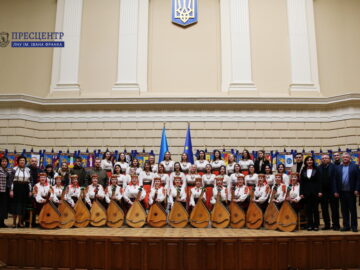 Мистецькі колективи Львівського університету організували благодійний концерт на підтримку ЗСУ