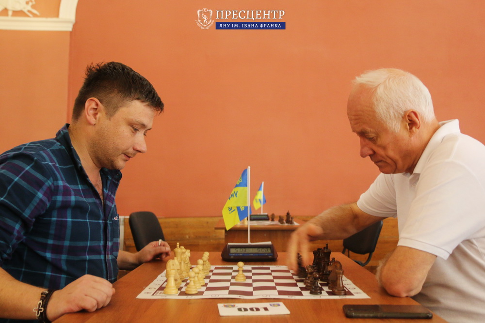 Змагання студентів та поєдинок працівників: в Університеті відбулися шахові турніри
