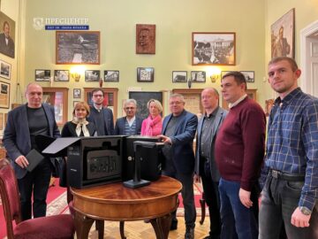 Ukraine Art Aid Center передав Університету новітні сканери