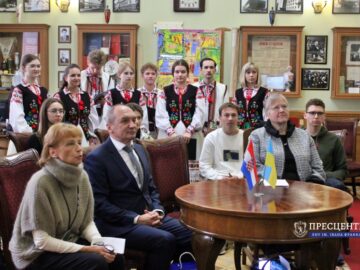 Відбувся круглий стіл, присвячений 25-річчю хорватистики у Львівському університеті