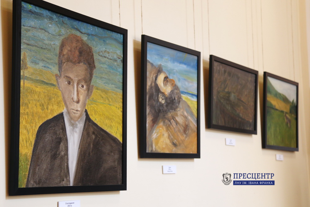 В Університеті відкрили художню виставку «Юність обпалена війною»