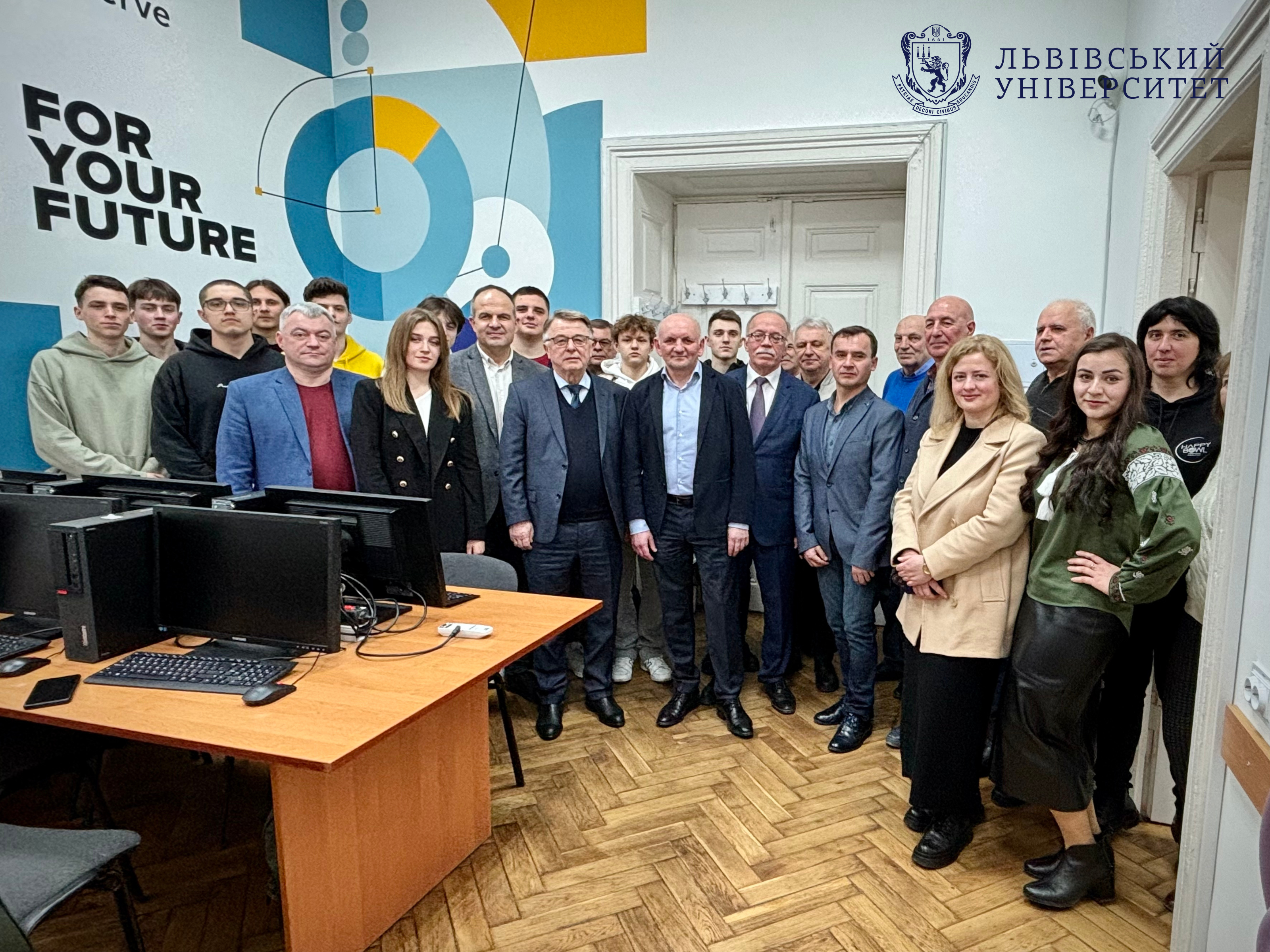 У Львівському університеті презентували оновлену інноваційну Лабораторію системного аналізу