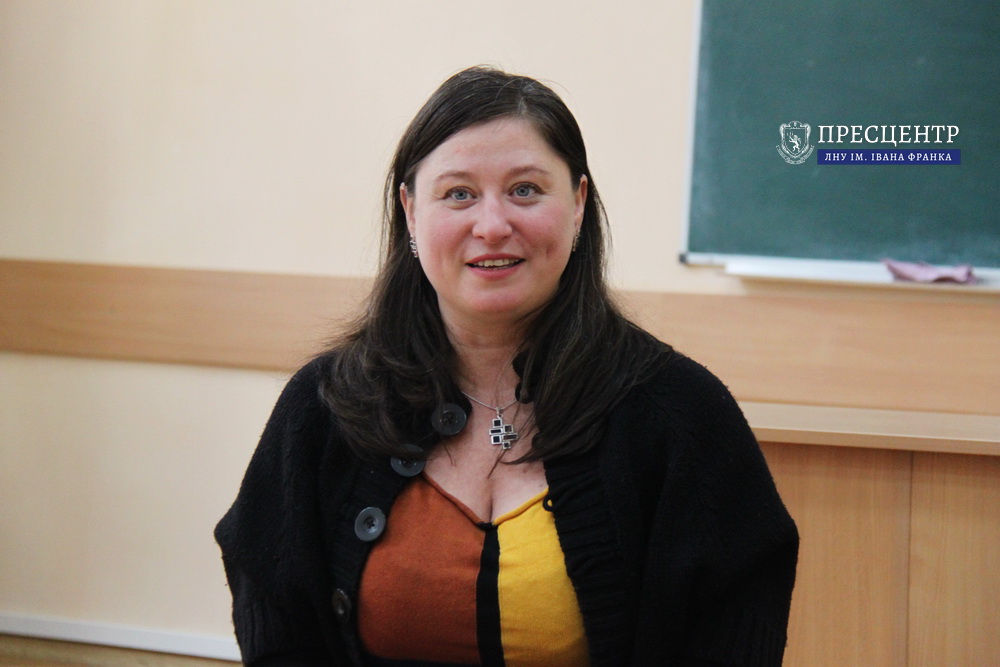 Галина Крук розповіла студентам про поезію і культурну дипломатію