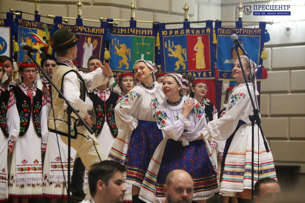 У Львівському університеті відбувся великий концерт мистецьких колективів «Будьмо знайомі»